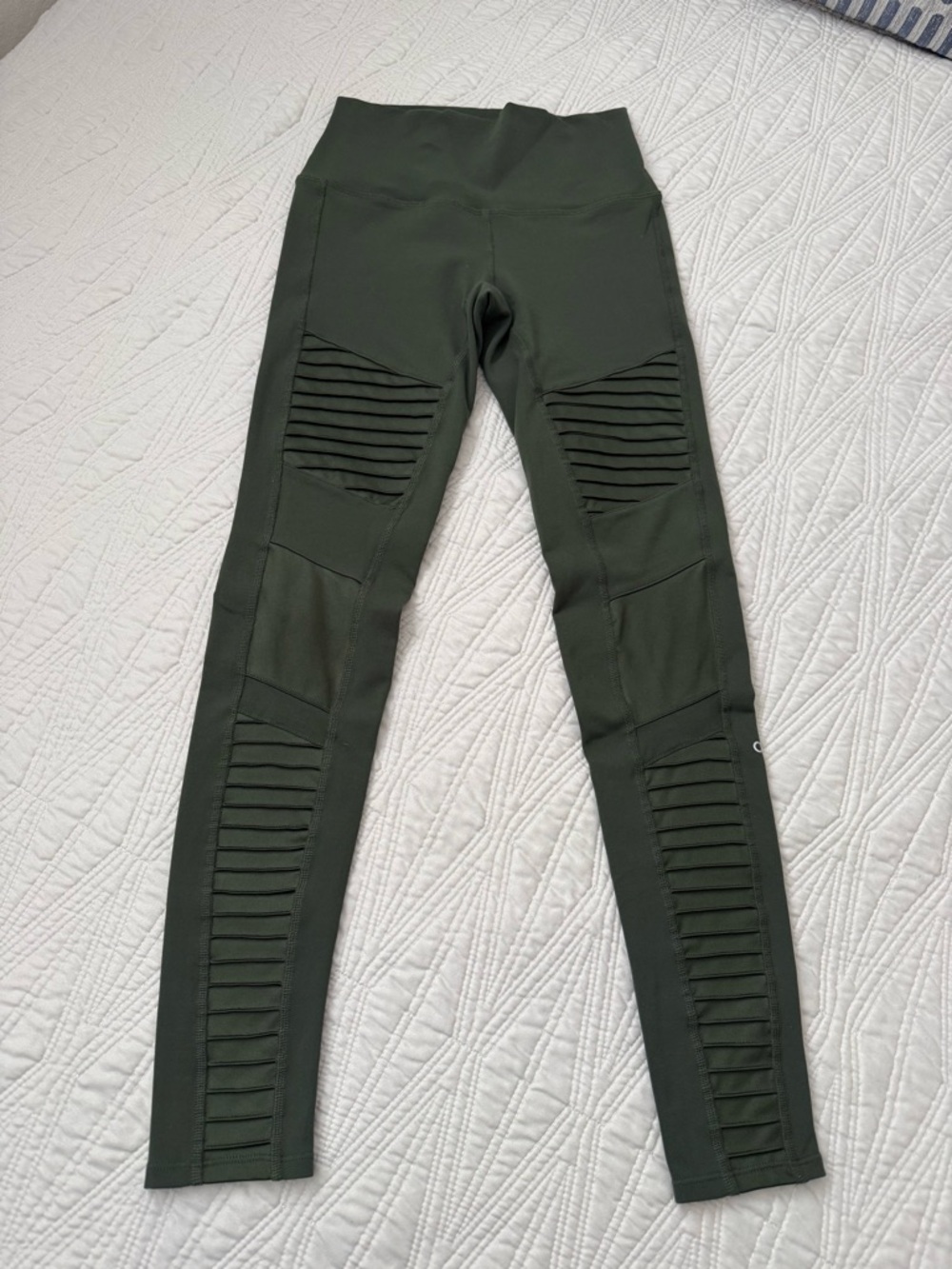 ALO High-Waist Olive Green Ribbed Panel Leggings